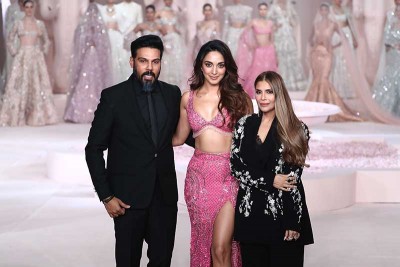 India Couture Week: Kiara Advani walks the ramp for Falguni Shane Peacock