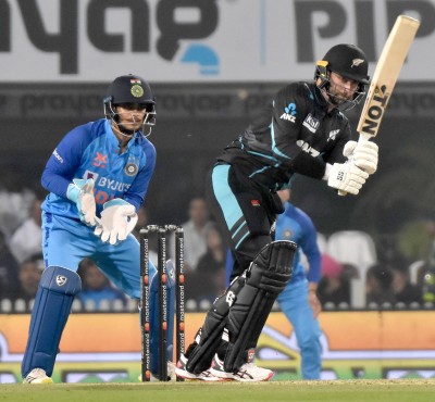 Mitchell's 27-run last over blast makes the cut as New Zealand win 1st T20