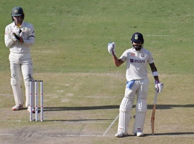 Virat Kohli's stylish 186 puts India in charge, Australia trail by 88