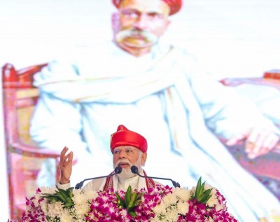 PM Modi receives Lokmanya Tilak National Award in Pune