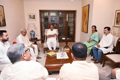 2024 elections: Nitish Kumar, Tejasvi Yadav meet Sharad Pawar, Uddhav Thackeray