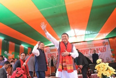 Assam BJP leader faces corruption charges for distributing Rs.100 cr contracts to family members, Congress demands probe