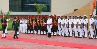 Vietnam Minister of National Defence inspects ahead of meeting with Rajnath Singh