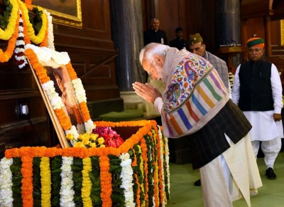 PM Modi pays homage to Netaji Subhas Chandra Bose in Delhi