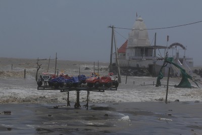 Cyclone Biparjoy: Trail of destruction in Gujarat coast, over 20 people injured, power outage in 940 villages