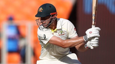 Australia eye big total against India in Ahmedabad Test