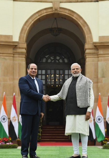 PM Modi welcomes R-day chief guest President of Egypt Abdel Fattah El-Sisi in Delhi