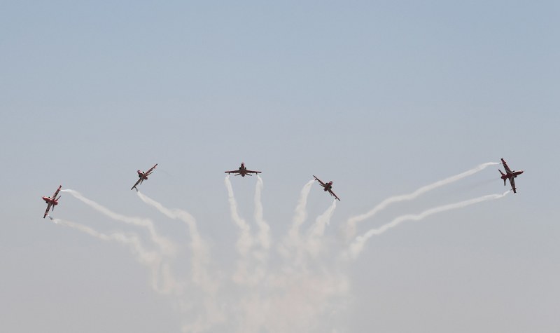 Aero India 2023: Bengaluru witnesses spectacular display of aircrafts