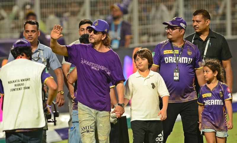 Shah Rukh Khan, son AbRam take victory lap post KKR's win at Eden Gardens