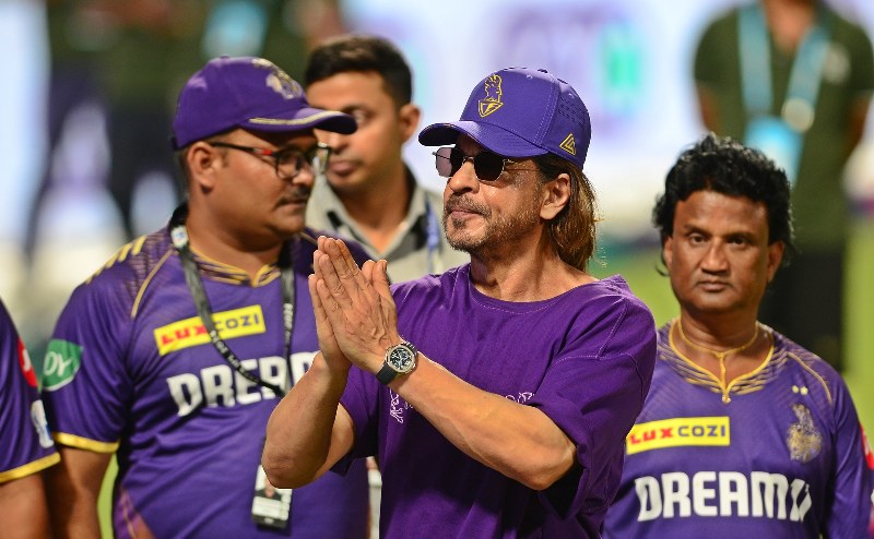 Shah Rukh Khan, son AbRam take victory lap post KKR's win at Eden Gardens