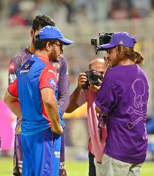 Shah Rukh Khan, son AbRam take victory lap post KKR's win at Eden Gardens