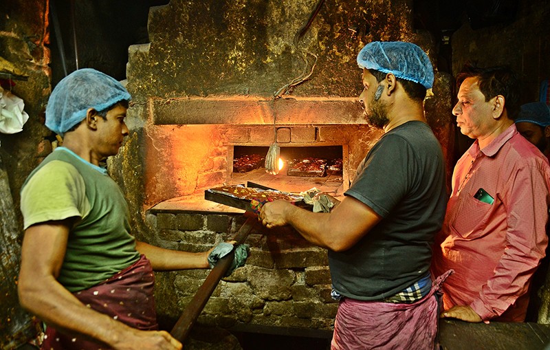 Christmas: Kolkata cake shop bakes for over 200 years