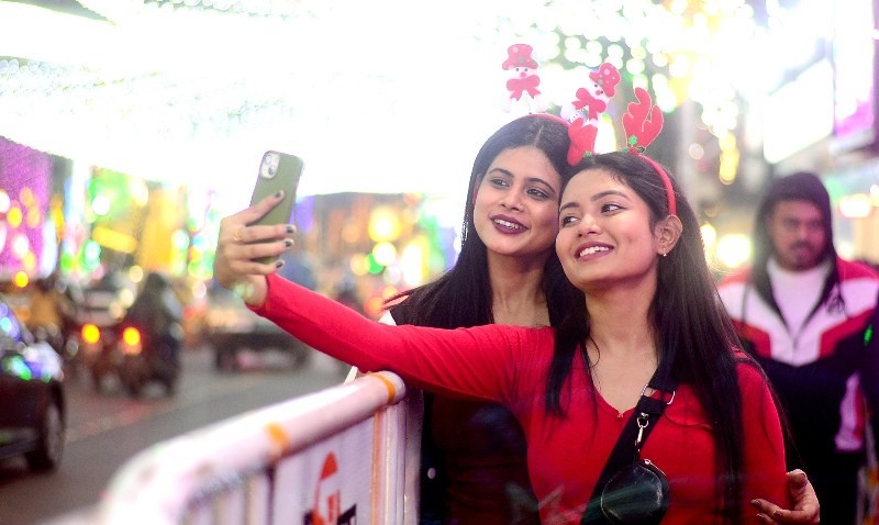 Glimpses of Christmas celebrations in Kolkata