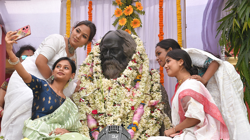 In images Rabindra Jayanti celebrations in Kolkata