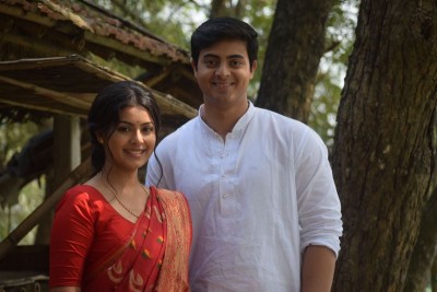 Dibyojyoti Dutta, Anushka Goswami starrer music video Hey Shokha, sequel to Dekhechhi Rupshagore, releases