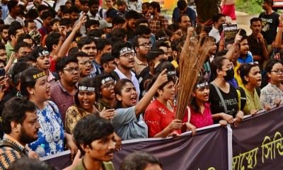 Junior doctors vow to continue ceasework after talks with Mamata Banerjee fail to take place