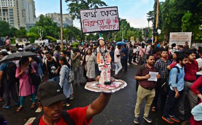 RG Kar: Junior doctors protest outside Swasthya Bhavan in Salt Lake defying Supreme Court deadline