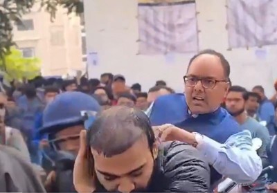 Patna District Magistrate slaps Bihar Public Service Commission aspirant on camera amid protest over alleged paper leak