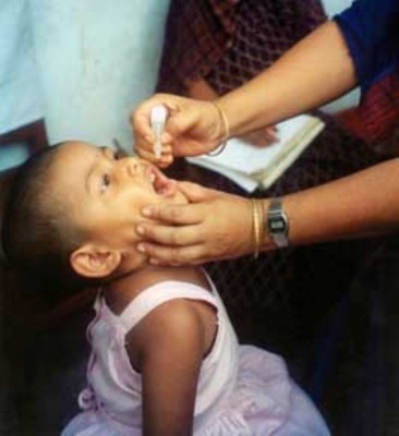 Polio vaccination team targeted in Pakistan