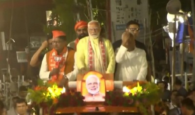 Narendra Modi participates in massive roadshow in Patna amid cheering crowds