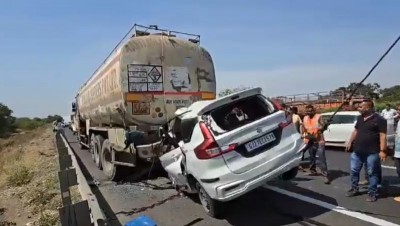 10 dead as car rams into truck on Ahmedabad-Vadodara expressway in Gujarat