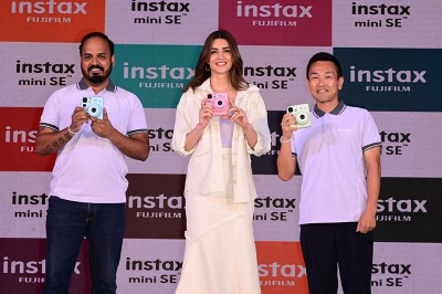 Kriti Sanon graces launch of Fujifilm's instaxmini SE in India