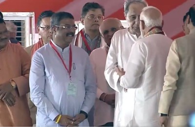 After heated campaigns, PM Modi shares pleasantries with Naveen Patnaik at Odisha oath ceremony