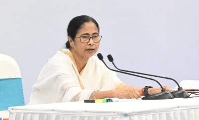 Mamata Banerjee stops eviction of illegal hawkers in Kolkata for a month