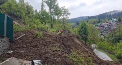 Heavy rains trigger massive landslides in Kashmir, Srinagar-Jammu highway closed