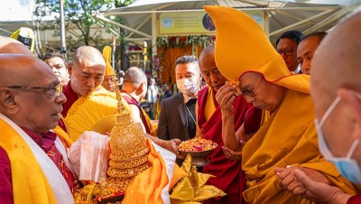 Dalai Lama teaches Mongolian pilgrims in Dharamshala