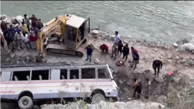 5 killed, several injured as bus plunges into Teesta River on Bengal-Sikkim border