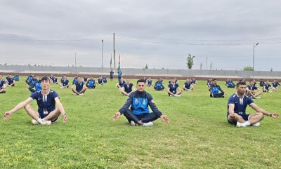 India, Uzbekistan armed forces members perform yoga as part of Dustlik