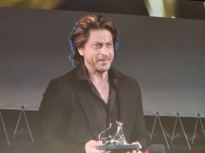 Shah Rukh Khan receives Pardo Alla Carriera Award at Locarno Film Festival, charms audience with his energetic speech 