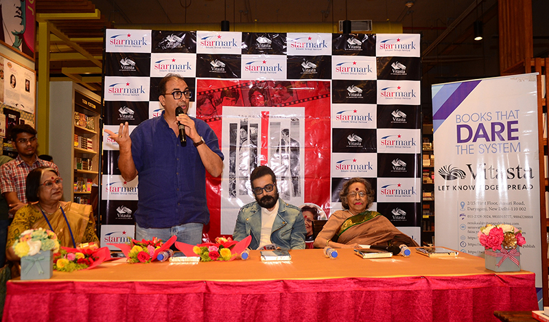 Prosenjit Chatterjee unveils journalist Shoma A. Chatterji's book on Amitabh Bachchan