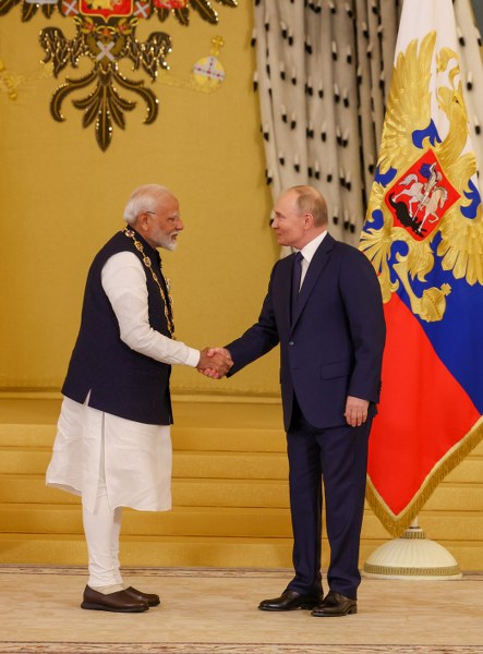 Narendra Modi arrives in Russia