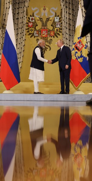 Narendra Modi arrives in Russia