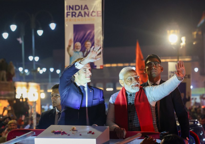 PM Modi, French President Macron participate in Jaipur roadshow