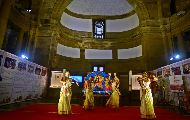 Kolkata's iconic Victoria Memorial celebrates Durga Puja