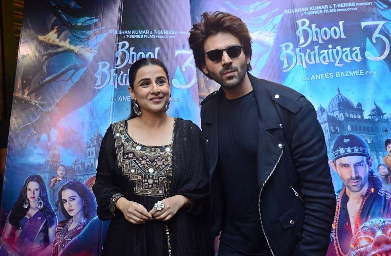 Kartik Aaryan, Vidya Balan promote Bhool Bhulaiyaa 3 in Kolkata