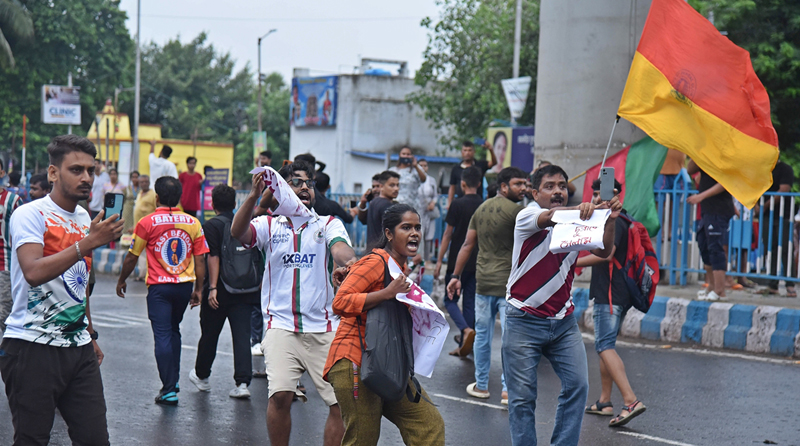 Kolkata witnesses historic protest by united football fans of sworn rivals East Bengal and Mohun Bagan against RG Kar rape-murder