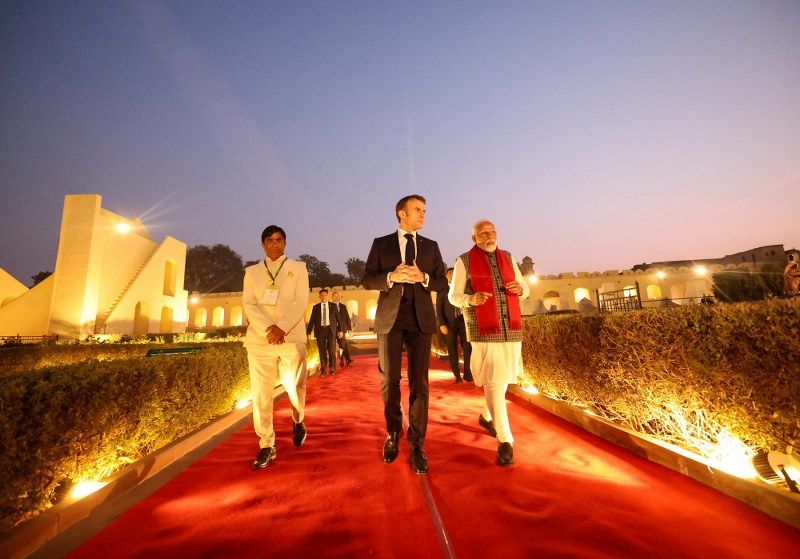 PM Modi, French President Macron participate in Jaipur roadshow