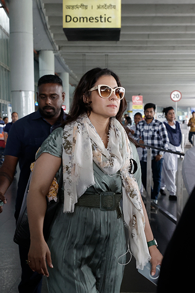 Kajol, Ronit Roy spotted in Kolkata