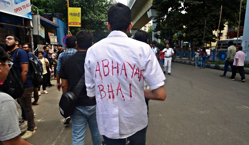 RG Kar: Junior doctors protest outside Swasthya Bhavan in Salt Lake defying Supreme Court deadline