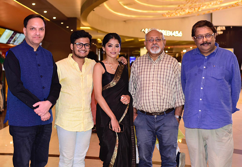 In Images: Premiere of Ashoke Viswanathan's Hemanter Aparanha in Kolkata