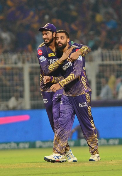 KKR bowlers restrict Delhi Capitals to 153-9 at Eden Gardens