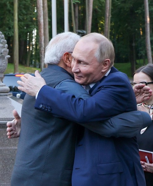 Narendra Modi arrives in Russia