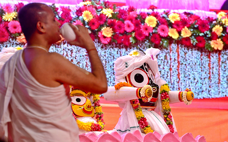 ISKCON Kolkata holds grand puja on Snan Yatra of Jagannatha, Baladeva and Subhadra