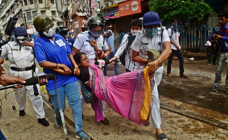 March to Nabanna: Protesters, police fight pitched battles in Kolkata over RG Kar rape-murder