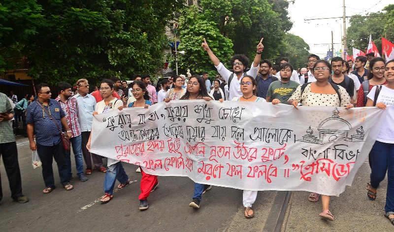 Red Salute: Snapshots of the last journey of Buddhadeb Bhattacharjee