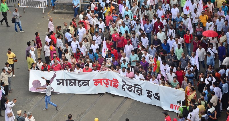 Red Salute: Snapshots of the last journey of Buddhadeb Bhattacharjee